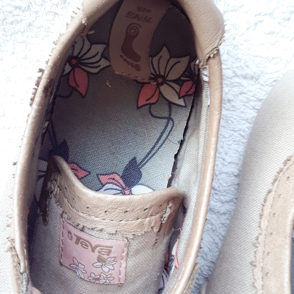 Sneaker - Picture 3 of 5